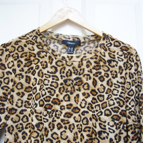 New Forever 21 Plus Leopard Print Top - Picture 2 of 5